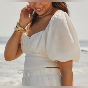 Cropped crinkle set top. Abercrombie & Fitch.